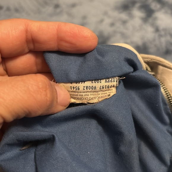 Bottega Veneta Cream Hobo Bag with Woven Leather and Curved Design - Picture 9 of 10